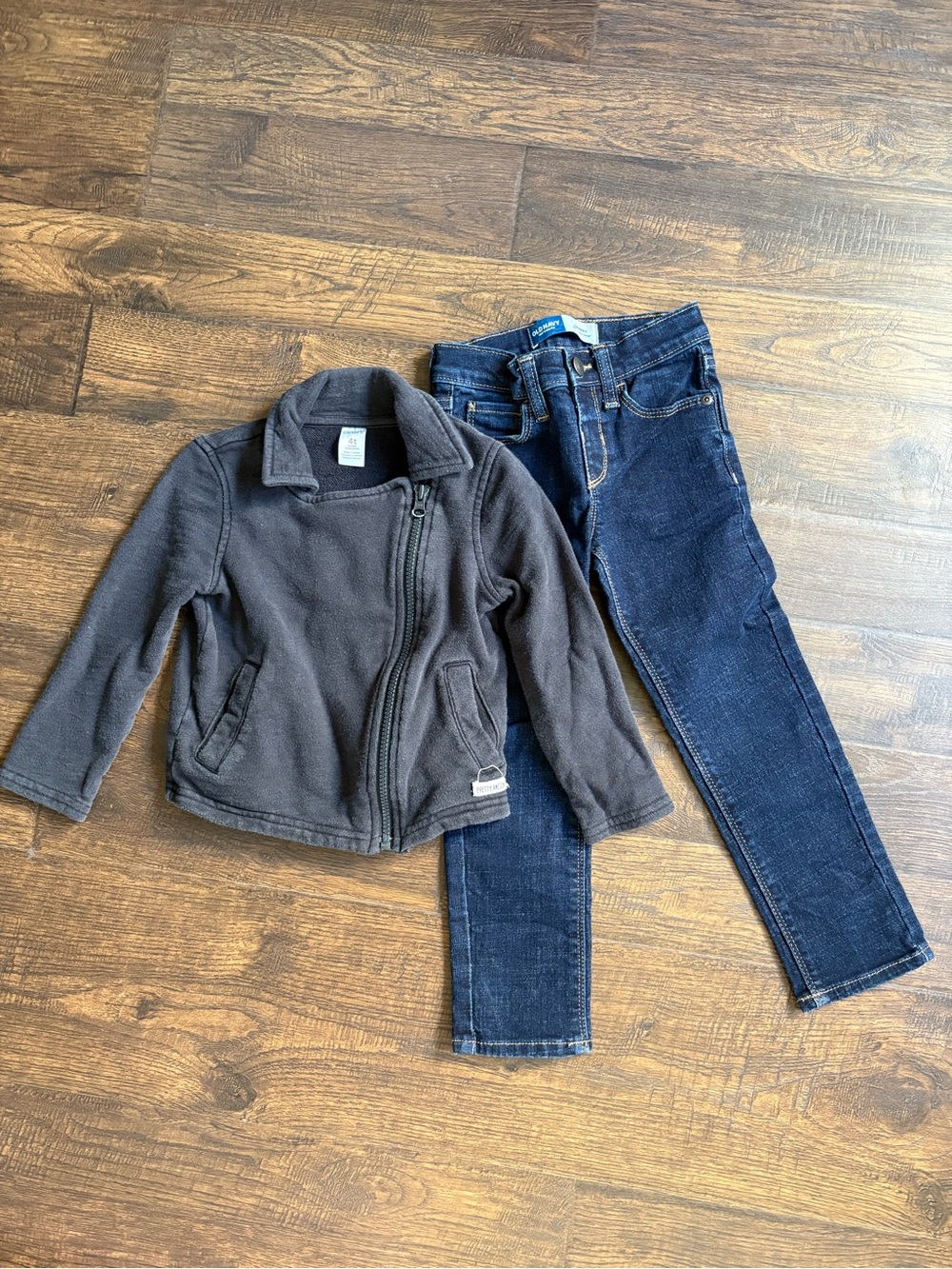 Zip Coat and Skinny Jeans Outfit